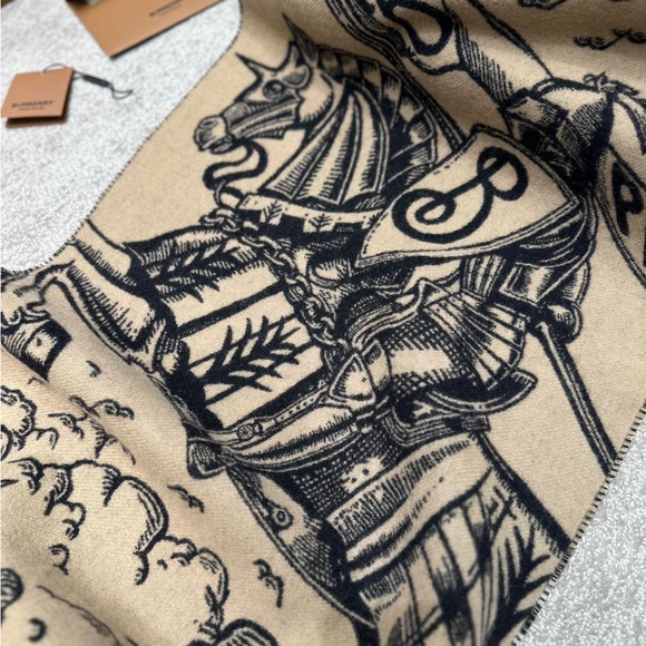 Burberry Tan and Black Men's Scarf - Picture 7 of 9